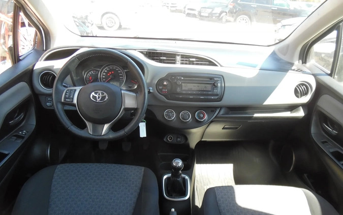 Toyota Yaris cena 11900 przebieg: 152500, rok produkcji 2015 z Lubsko małe 277